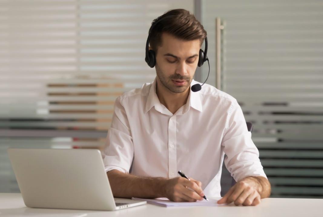 Portrait de Bram Séguret, formateur en planification financière